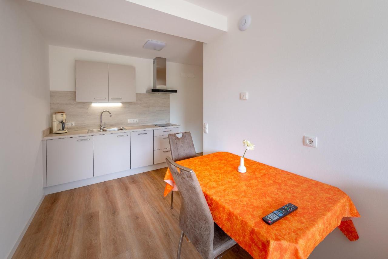 Haus Stolz Bed & Breakfast Appiano Sulla Strada Del Vino Eksteriør bilde